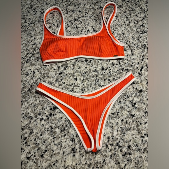 NWOT Rip Curl bikini! - Picture 1 of 2